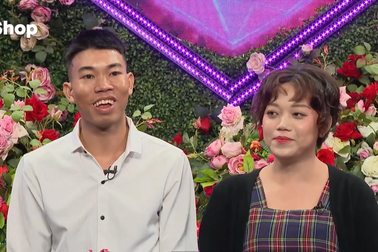 Mẹ đơn thân trẻ đẹp đồng ý hẹn hò với chàng trai chưa từng yêu ai