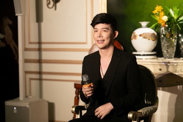 Nathan Lee trở lại, bất ngờ tuyên bố sẽ lấy vợ sinh con trong năm nay