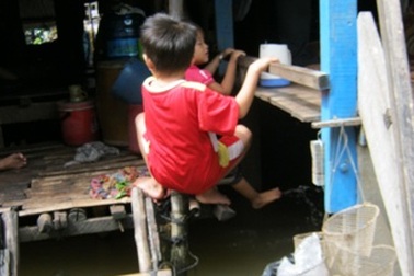 Hỗ trợ 1 triệu đồng/tháng cho cô giáo chăm trẻ vùng lũ 