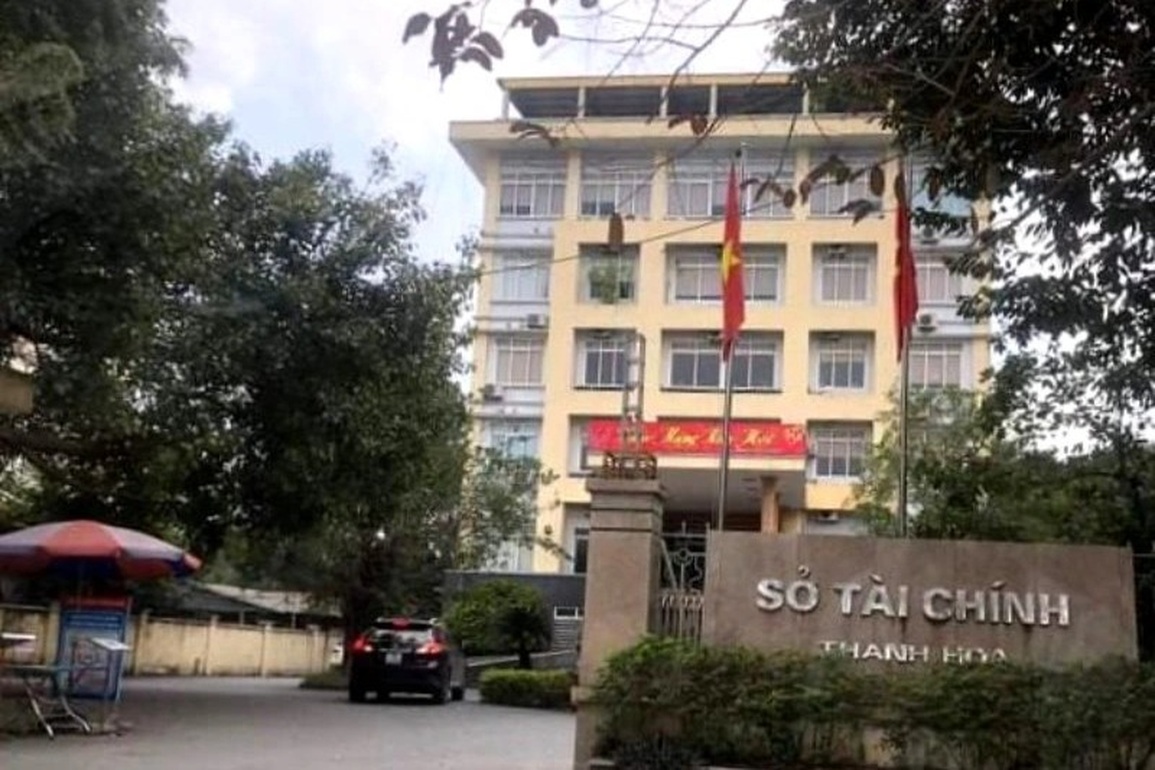 Thông tin thêm vụ Giám đốc Sở Tài chính bị tố bất thường về lý lịch - 1 Thông tin thêm vụ Giám đốc Sở Tài chính bị tố bất thường về lý lịch - 1