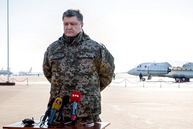 Tổng thống Poroshenko: Ukraine mua vũ khí của 11 nước EU