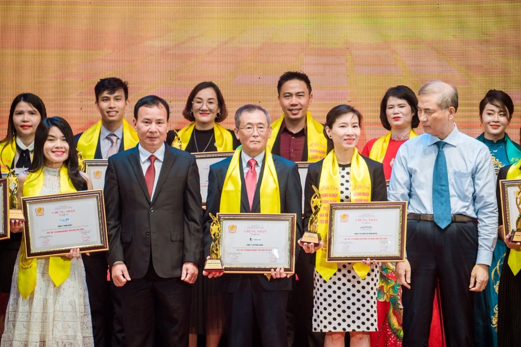 VISAHO được vinh danh Doanh nghiệp tiêu biểu Việt Nam 2022 - 1 VISAHO được vinh danh Doanh nghiệp tiêu biểu Việt Nam 2022 - 1