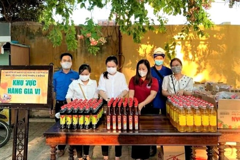 Phiên chợ 0 đồng đặc biệt tại Hội An: Mua hàng tùy thích - 2 Phiên chợ 0 đồng đặc biệt tại Hội An: Mua hàng tùy thích - 2