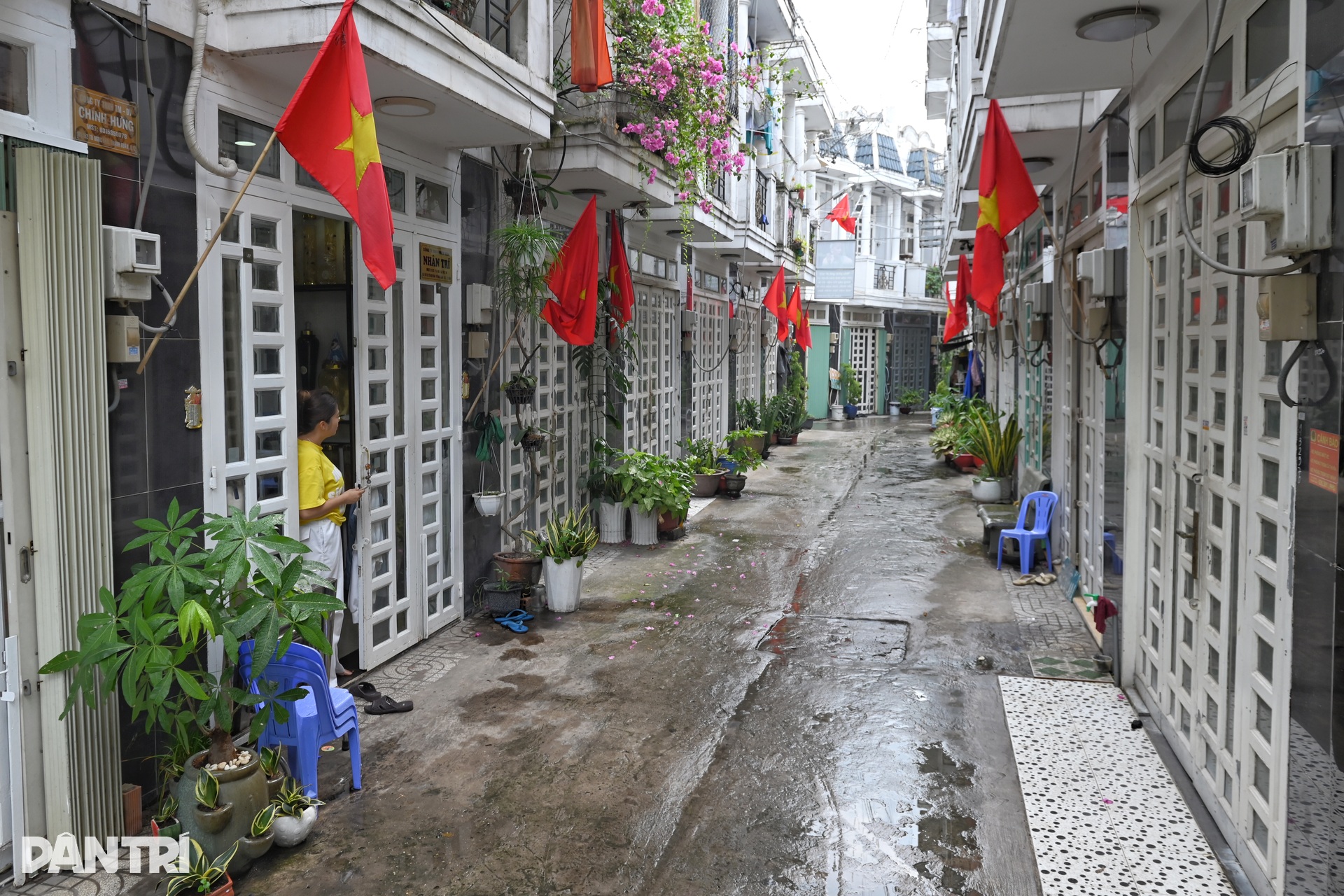 Hiện trạng dãy nhà 43 căn xây sai phép có nguy cơ bị tháo dỡ ở TPHCM - 3 Hiện trạng dãy nhà 43 căn xây sai phép có nguy cơ bị tháo dỡ ở TPHCM - 3