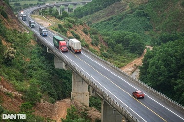 Sẽ bố trí thêm hệ thống an toàn giao thông trên cao tốc Cam Lộ - La Sơn