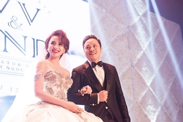 Dạ tiệc cưới Victor Vũ - Ngọc Diệp tái hiện như phim trường