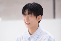 Sao Hàn bị mời ra khỏi quán cà phê tại Sài Gòn vì lý do "dở khóc dở cười"