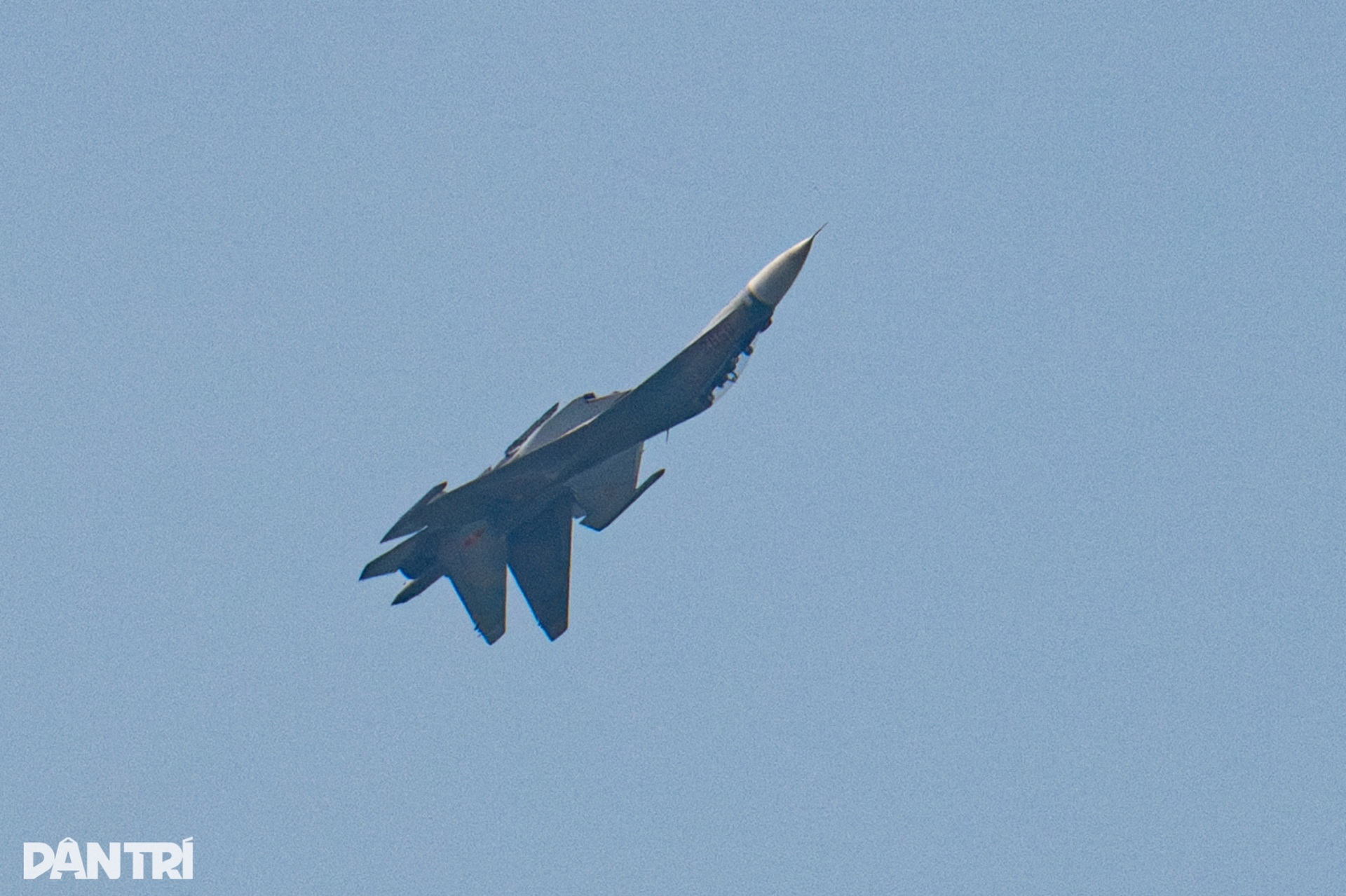 Trực thăng, tiêm kích SU-30 bay khảo sát nhiệm vụ trên Quảng trường Ba Đình - 9