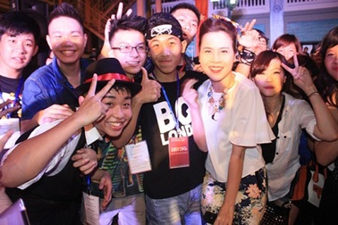 Lưu Hương Giang tháo giầy “phiêu” cùng teen Nguyễn Bỉnh Khiêm