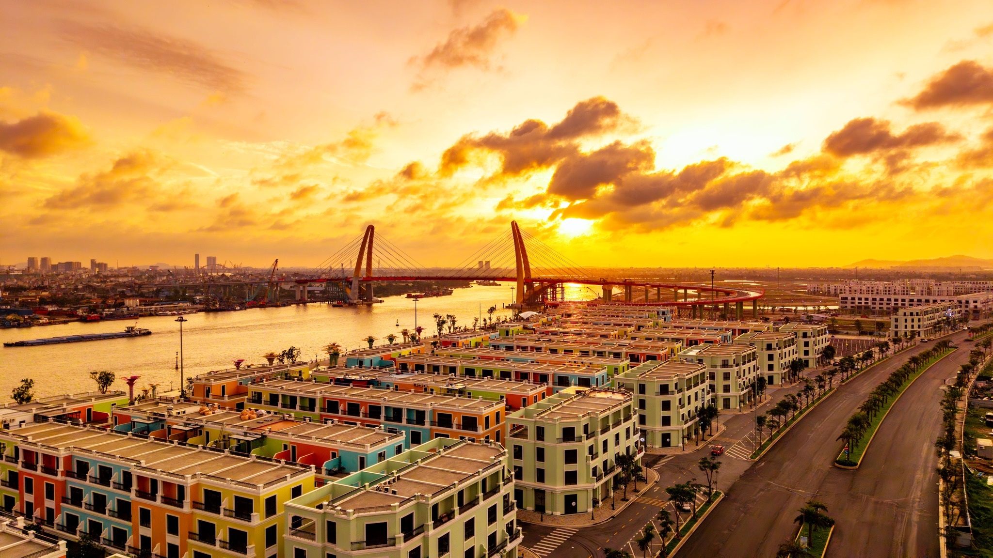 Vinhomes Royal Island nhận giải vàng về quy hoạch: Điểm đến mới của giới chuyên gia, nhà đầu tư - 2