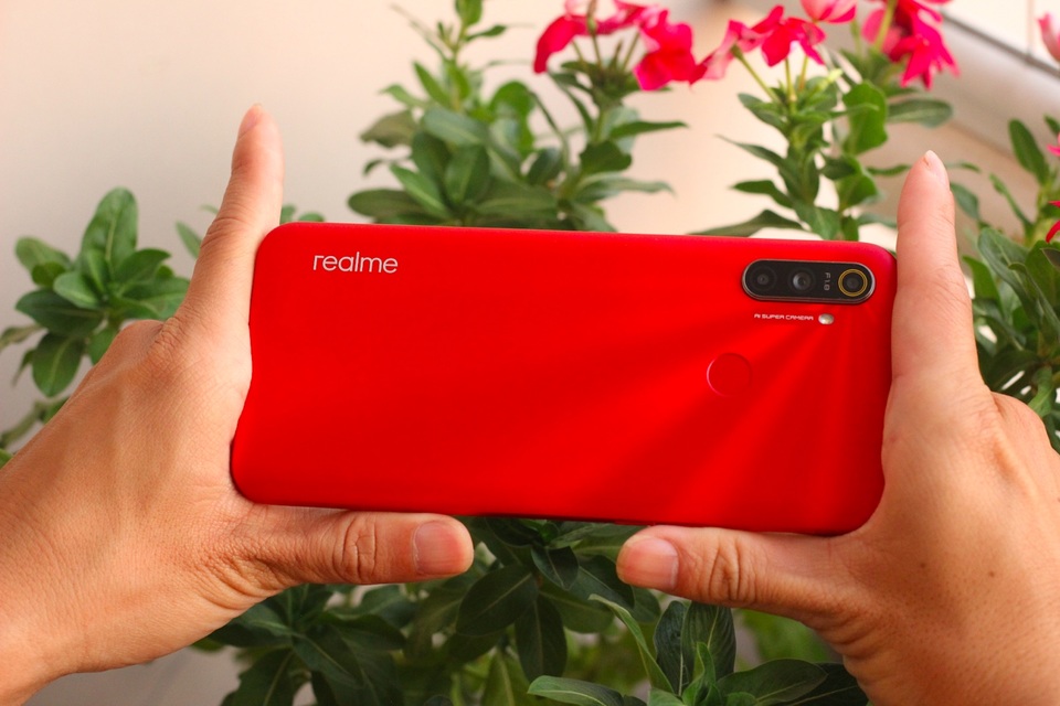 Realme C3: Pin lớn, hiệu năng tốt trong tầm giá 3 triệu - 4 Realme C3: Pin lớn, hiệu năng tốt trong tầm giá 3 triệu - 4