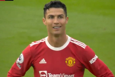 Vì sao C.Ronaldo bật cười lúc Man Utd đang thua thảm?