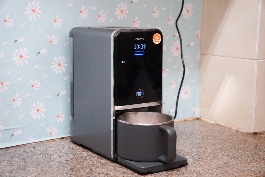 Máy nấu sữa hạt tự động làm sạch, tích hợp trợ lý giọng nói: Có đáng mua?