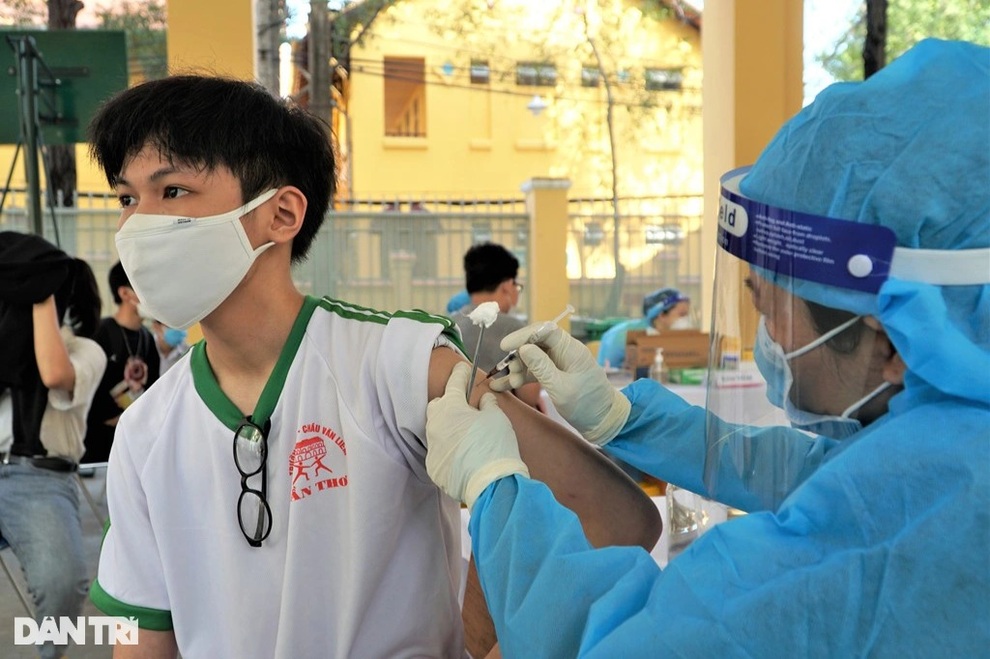 F0 tăng cao, Cần Thơ gấp rút tiêm vaccine cho học sinh từ 12 đến 17 tuổi - 3 F0 tăng cao, Cần Thơ gấp rút tiêm vaccine cho học sinh từ 12 đến 17 tuổi - 3