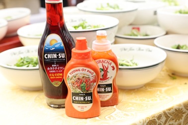 Tương ớt CHIN-SU Sriracha giúp bùng nổ hương vị món ngon
