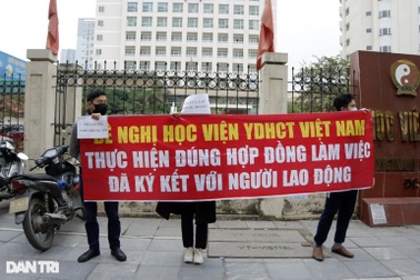 Y bác sĩ BV Tuệ Tĩnh đã được nhận khoản lương bị nợ suốt 8 tháng