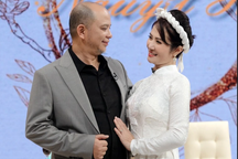 Vợ chồng diễn viên Nguyệt Hằng từng đèo nhau ra tòa... nộp đơn ly hôn