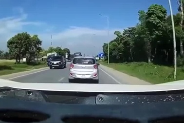 Gây tai nạn vì không chịu nghe lời "chị Google"