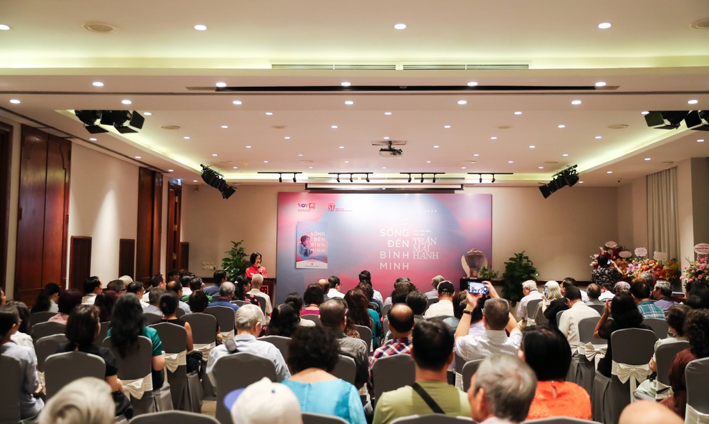 Hành trình sống đến bình minh của cuộc đời nhà báo, nhà văn Trần Mai Hạnh - 1 Hành trình sống đến bình minh của cuộc đời nhà báo, nhà văn Trần Mai Hạnh - 1