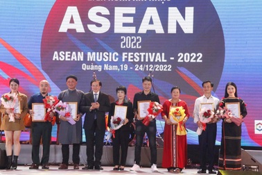 Nhà hát Ca múa nhạc Thăng Long đoạt giải Vàng Liên hoan Âm nhạc ASEAN