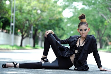 Thí sinh siêu mẫu Việt 2010 dưới ống kính Lý Võ Phú Hưng