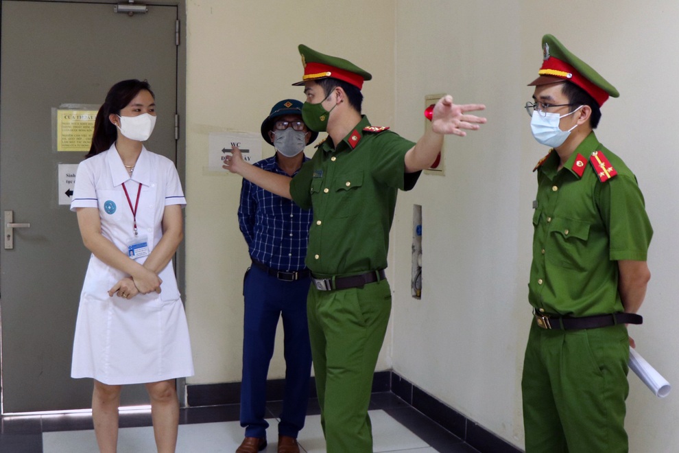 Công an Hà Nội hướng dẫn đảm bảo an toàn cháy nổ tại khu điều trị Covid-19 - 1 Công an Hà Nội hướng dẫn đảm bảo an toàn cháy nổ tại khu điều trị Covid-19 - 1