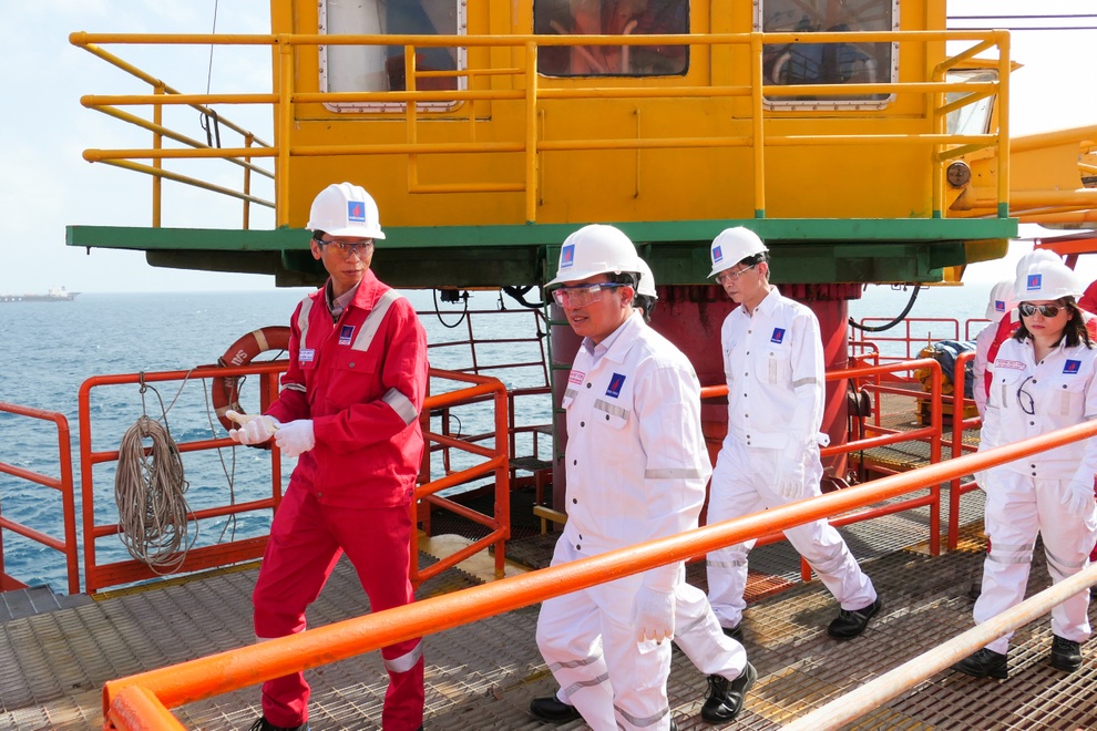 Hành động vì một Petrovietnam Đoàn kết - kỷ cương - sáng tạo - hiệu quả - 4 Hành động vì một Petrovietnam Đoàn kết - kỷ cương - sáng tạo - hiệu quả - 4