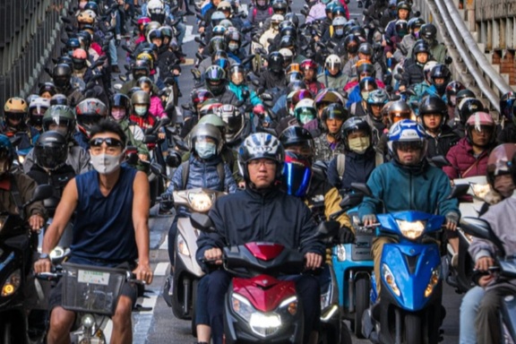 Khi "cấm xe điện dưới hầm gửi xe" đánh vỡ lộ trình đô thị xanh