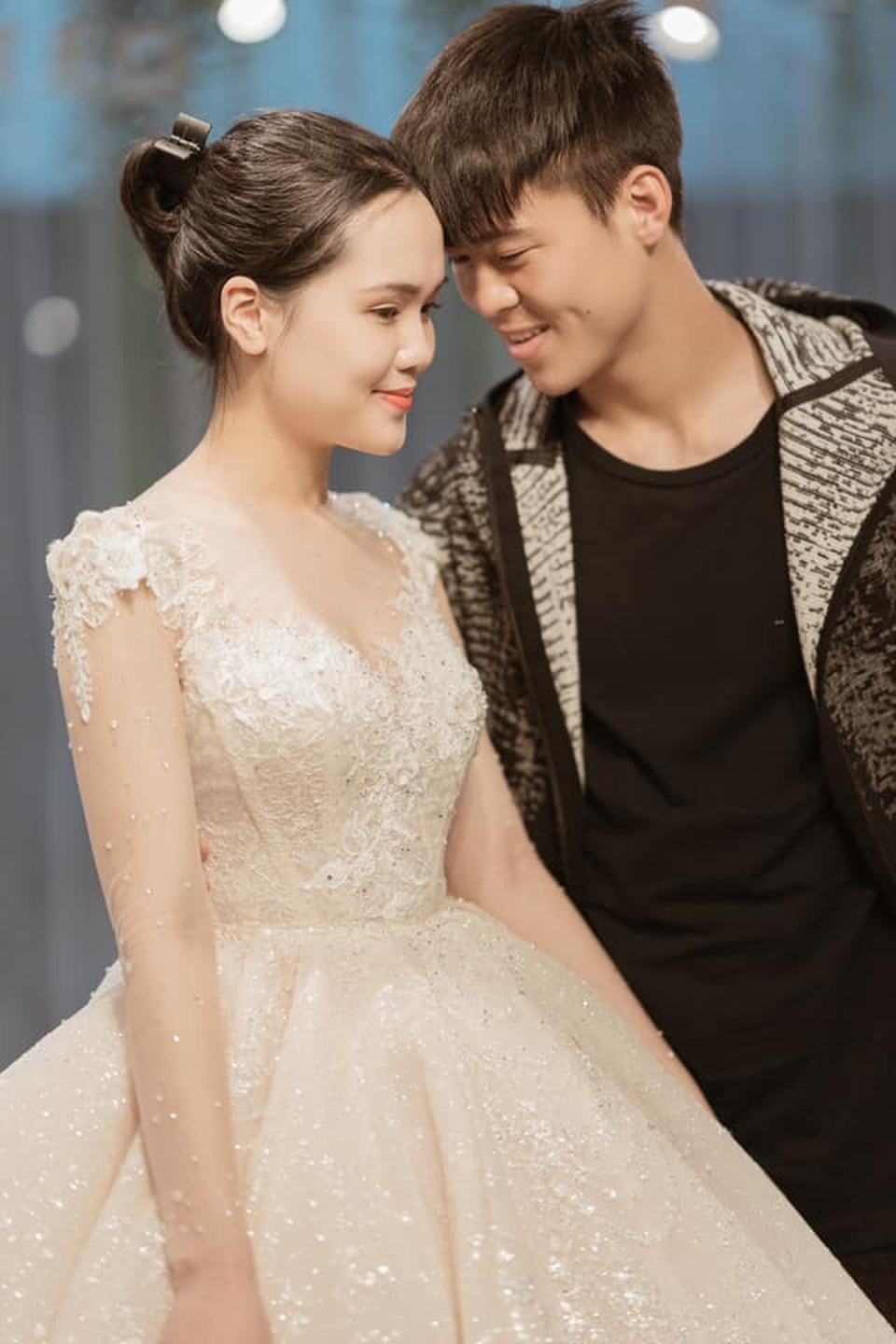 Duy Mạnh - Quỳnh Anh tung ảnh cưới nhắng nhít với áo cầu thủ - 7 Duy Mạnh - Quỳnh Anh tung ảnh cưới nhắng nhít với áo cầu thủ - 7