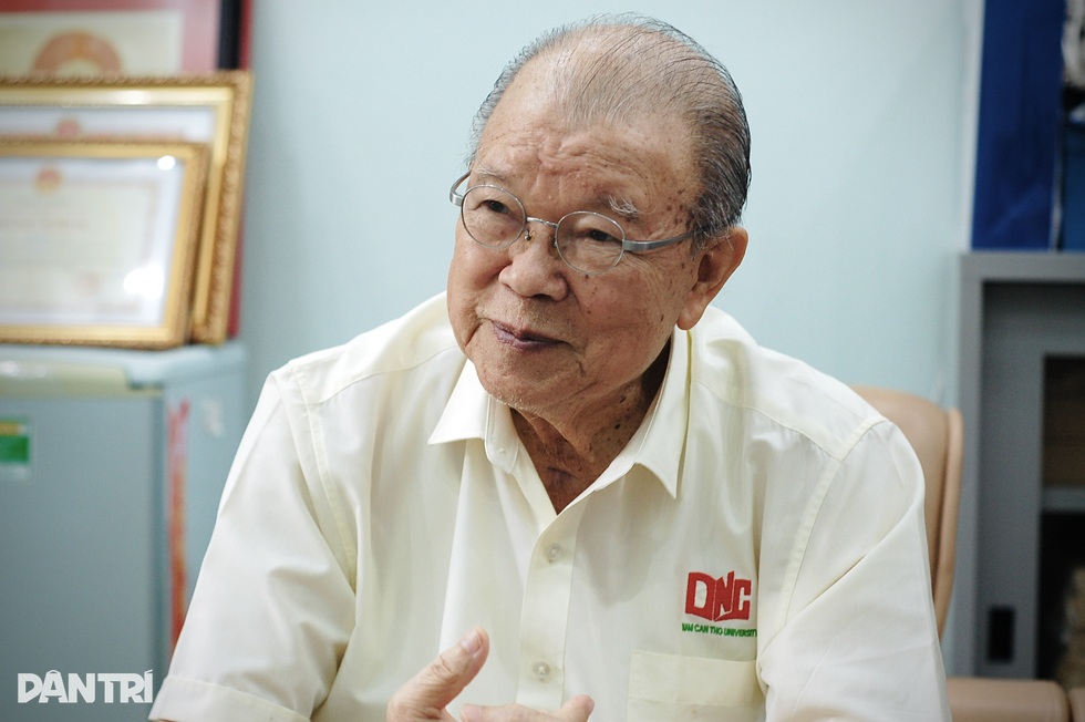 Giá lúa gạo cao nhất 12 năm và bản Nghị quyết đổi đời nông dân - 1 Giá lúa gạo cao nhất 12 năm và bản Nghị quyết đổi đời nông dân - 1