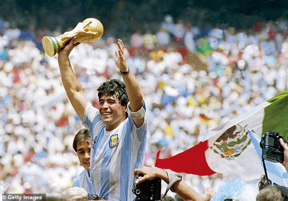 Huyền thoại Maradona nguy kịch vì tụ máu màng não - 2 Huyền thoại Maradona nguy kịch vì tụ máu màng não - 2
