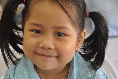 “Nhìn con, bố như có trăm nghìn mũi dao cứa vào tim”