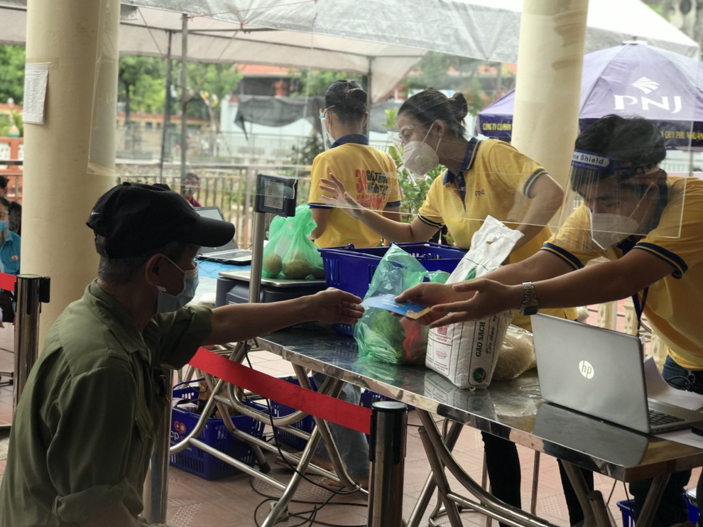 Siêu thị lạ ở Hà Nội: Mua hàng tùy thích, chọn thoải mái với giá 0 đồng - 2 Siêu thị lạ ở Hà Nội: Mua hàng tùy thích, chọn thoải mái với giá 0 đồng - 2