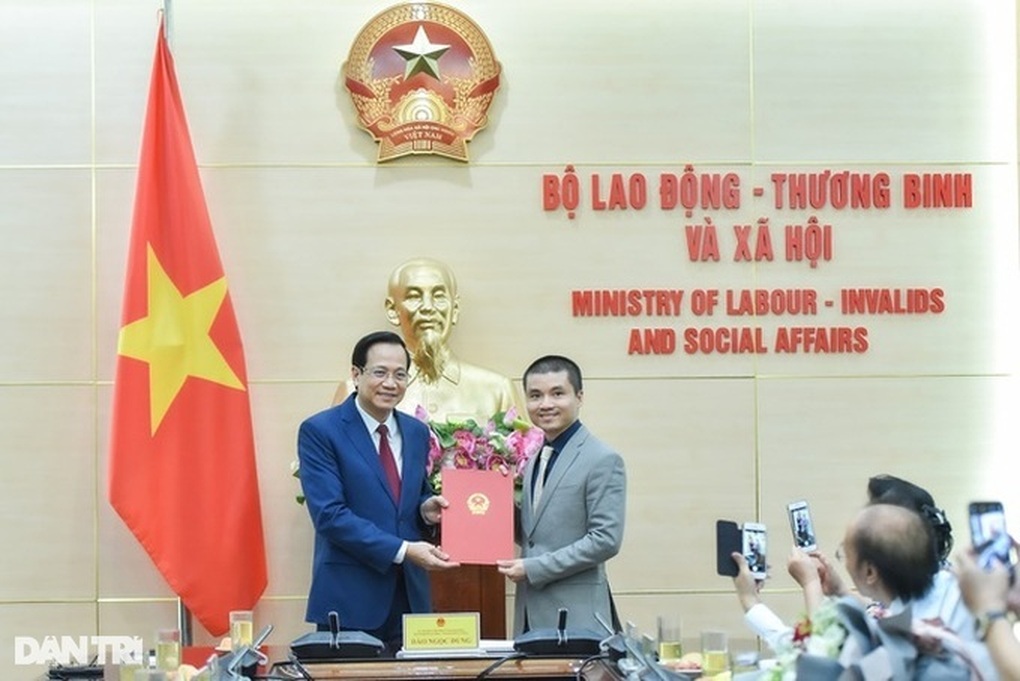 Tổ chức lại hai cơ quan báo chí thành Báo Dân trí là nỗ lực đầy quyết tâm - 3 Tổ chức lại hai cơ quan báo chí thành Báo Dân trí là nỗ lực đầy quyết tâm - 3