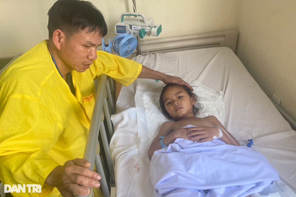Chị em bé gái bị tai nạn: Xin hãy cứu cháu với! - 6 Chị em bé gái bị tai nạn: Xin hãy cứu cháu với! - 6