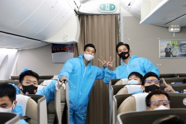 Hai ca dương tính trên chuyến bay đưa đội tuyển Việt Nam về nước