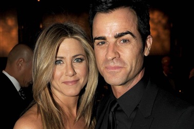 Jennifer Aniston và chồng tương lai ngày càng xa cách 