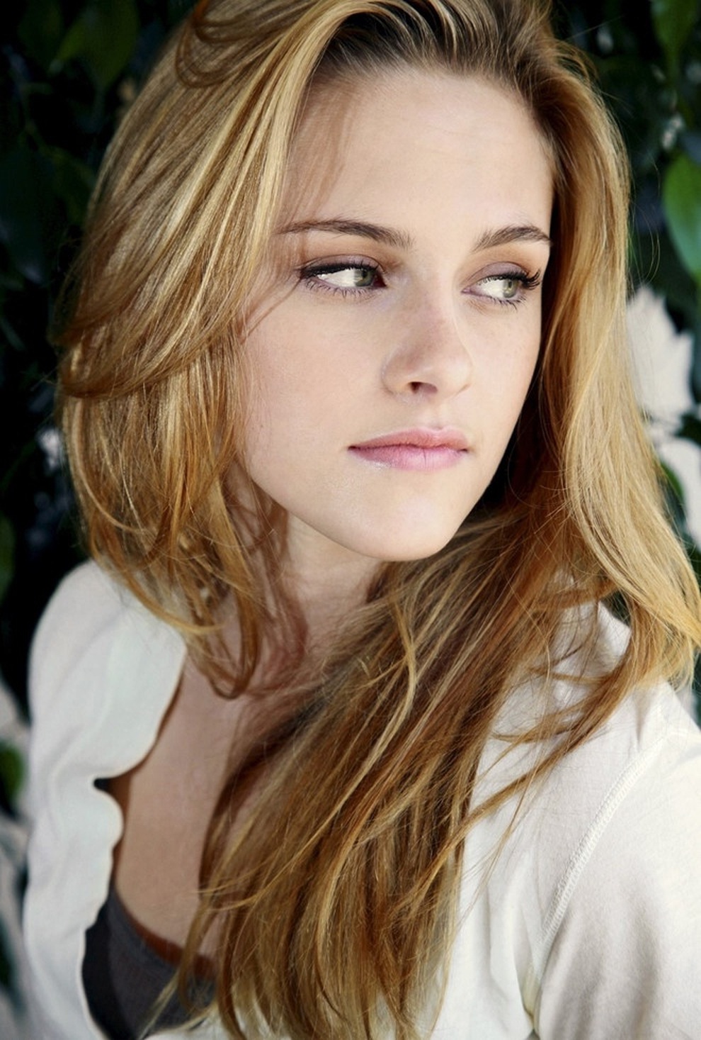 Kristen Stewart vượt qua sóng gió từ sự nghiệp đến đường tình - 1 Kristen Stewart vượt qua sóng gió từ sự nghiệp đến đường tình - 1