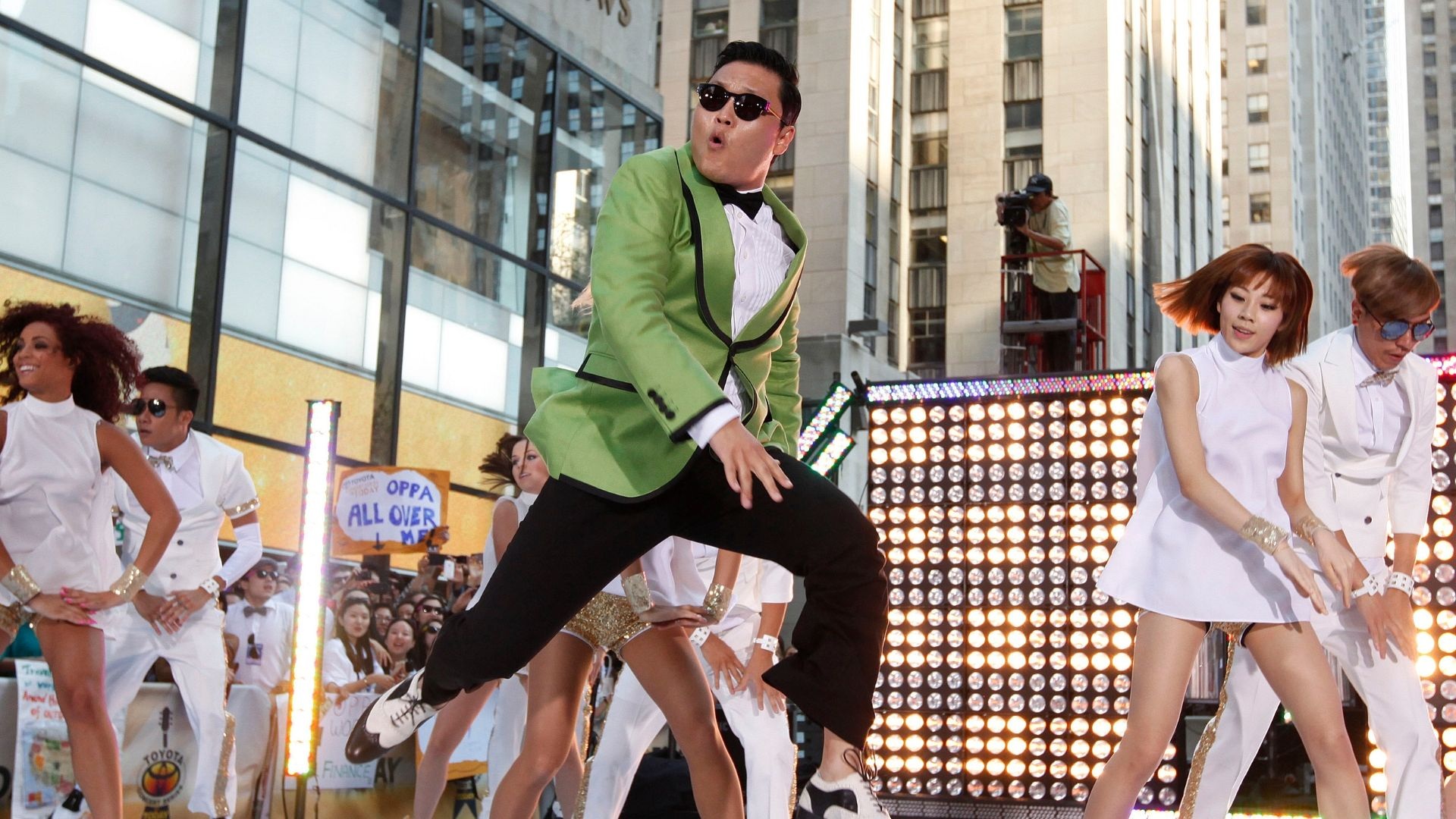 "Gangnam Style" mở đường cho Blackpink, thay đổi cuộc đời "gã tâm thần" Psy