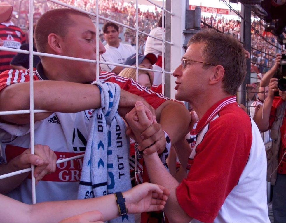 Ralf Rangnick: Cruyff nước Đức với đại mộng tu sửa và kiến thiết Man Utd - 10 Ralf Rangnick: Cruyff nước Đức với đại mộng tu sửa và kiến thiết Man Utd - 10