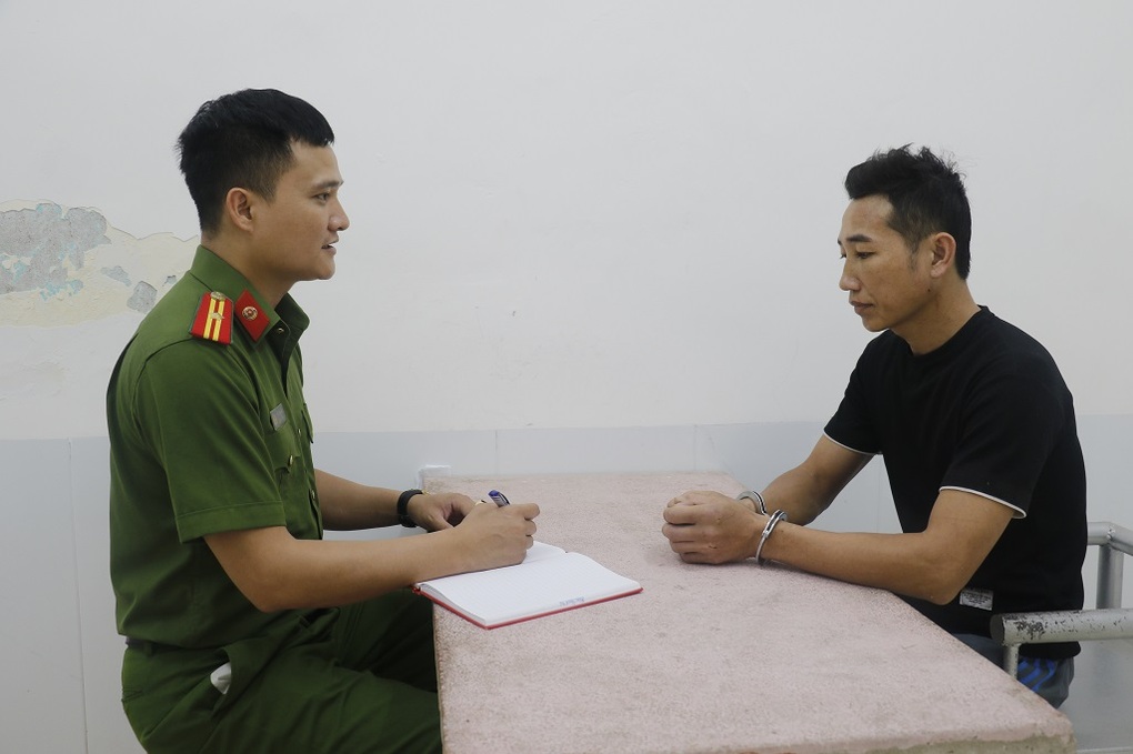 Vụ cô giáo bị tát, bắt đứng dưới mưa: Không phải cứ xin lỗi là xong - 1 Vụ cô giáo bị tát, bắt đứng dưới mưa: Không phải cứ xin lỗi là xong