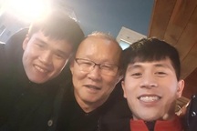 HLV Park Hang Seo thăm Đình Trọng ở Hàn Quốc