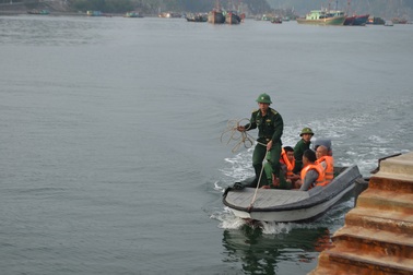 Đã tìm thấy 3 thuyền viên bị chìm tàu tại Bạch Long Vĩ