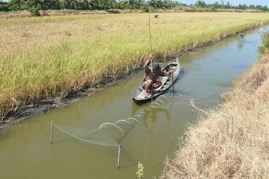 Chủ tịch tỉnh “lệnh” tuyệt đối không trừ tiền hỗ trợ của dân