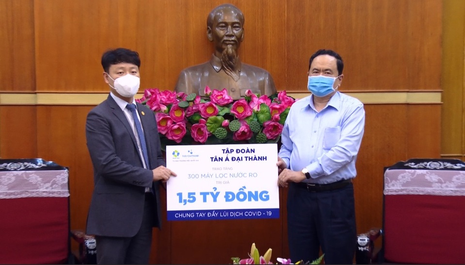 Tập đoàn Tân Á Đại Thành tặng 300 máy lọc nước cho các khu cách ly ở Hà Nội - 3 Tập đoàn Tân Á Đại Thành tặng 300 máy lọc nước cho các khu cách ly ở Hà Nội - 3