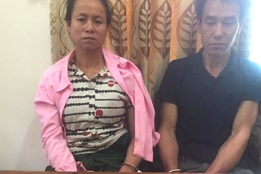 Vợ bị bắt vì buôn ma túy, gã chồng cầm dao tấn công cảnh sát