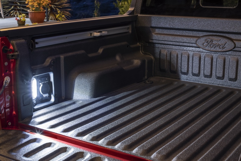 Ford ra mắt mẫu xe bán tải Maverick nhỏ hơn Ranger - 12 Ford ra mắt mẫu xe bán tải Maverick nhỏ hơn Ranger - 12