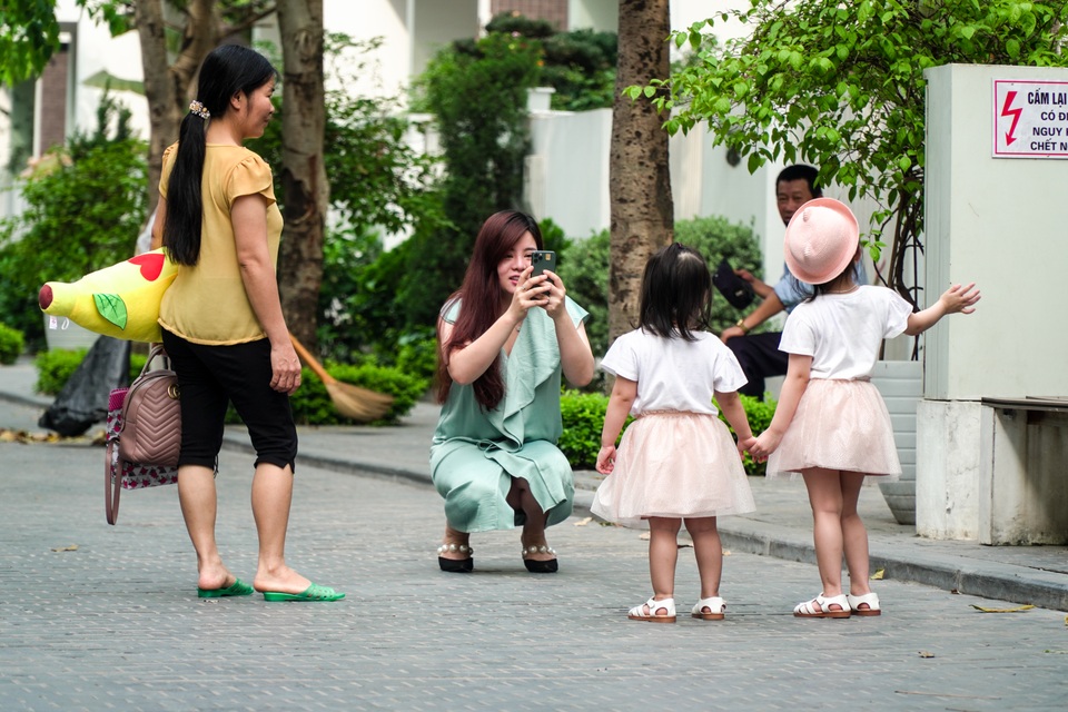 Ngày đầu đi học trở lại: Phụ huynh vui mừng, trẻ phấn khởi - 10 Ngày đầu đi học trở lại: Phụ huynh vui mừng, trẻ phấn khởi - 10