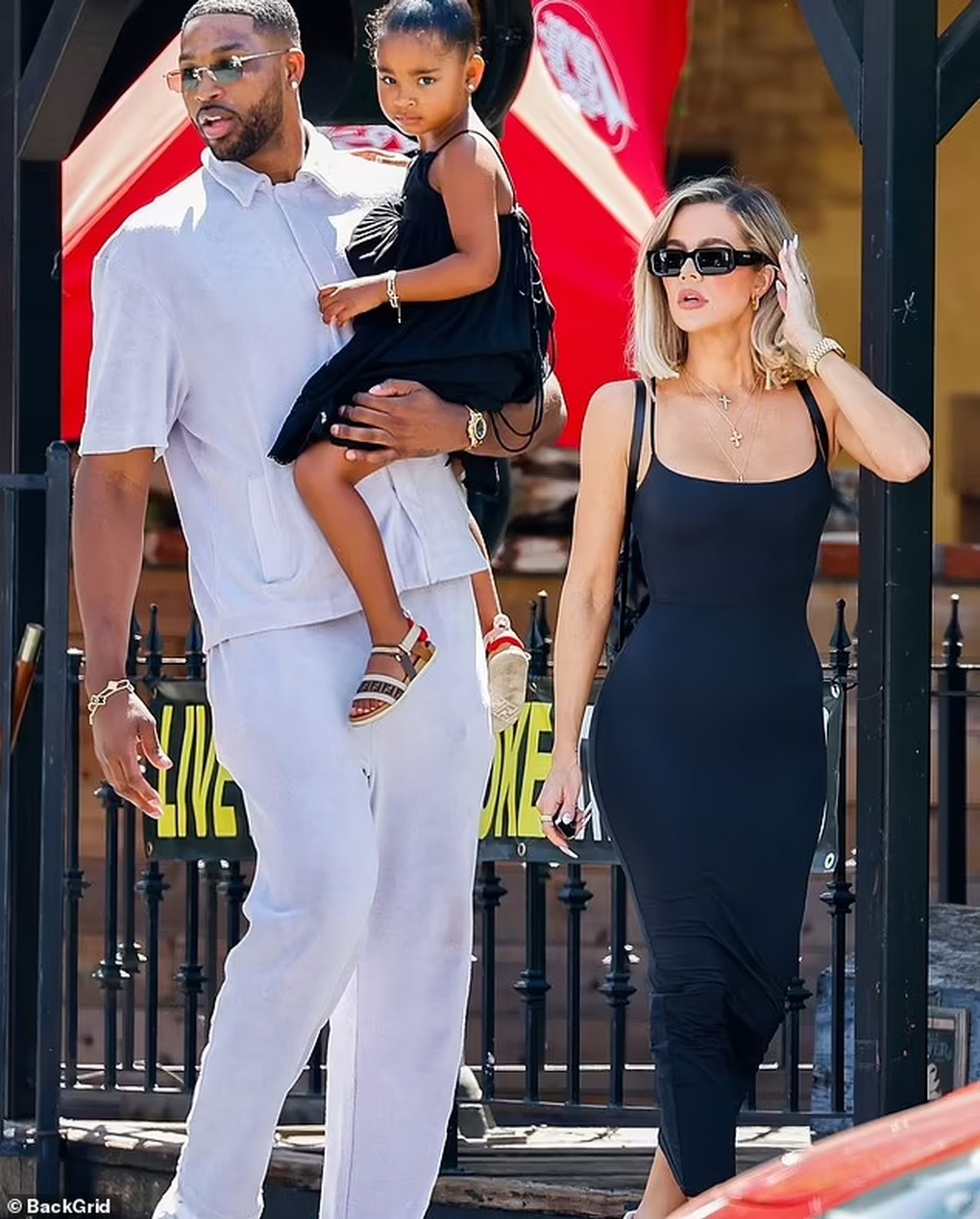 Khlóe Kardashian và bạn trai bội bạc đón đứa con thứ hai - 2 Khlóe Kardashian và bạn trai bội bạc đón đứa con thứ hai - 2