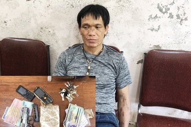 Lâm tặc bỏ nghề, thủ súng ngắn đi buôn ma túy